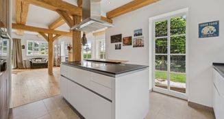 von_poll_real_estate_property_25076048_image_0