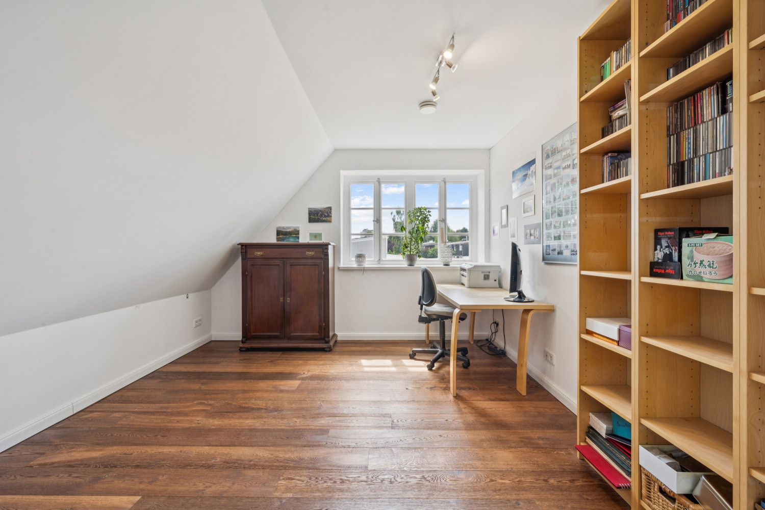 Kind/Arbeitszimmer