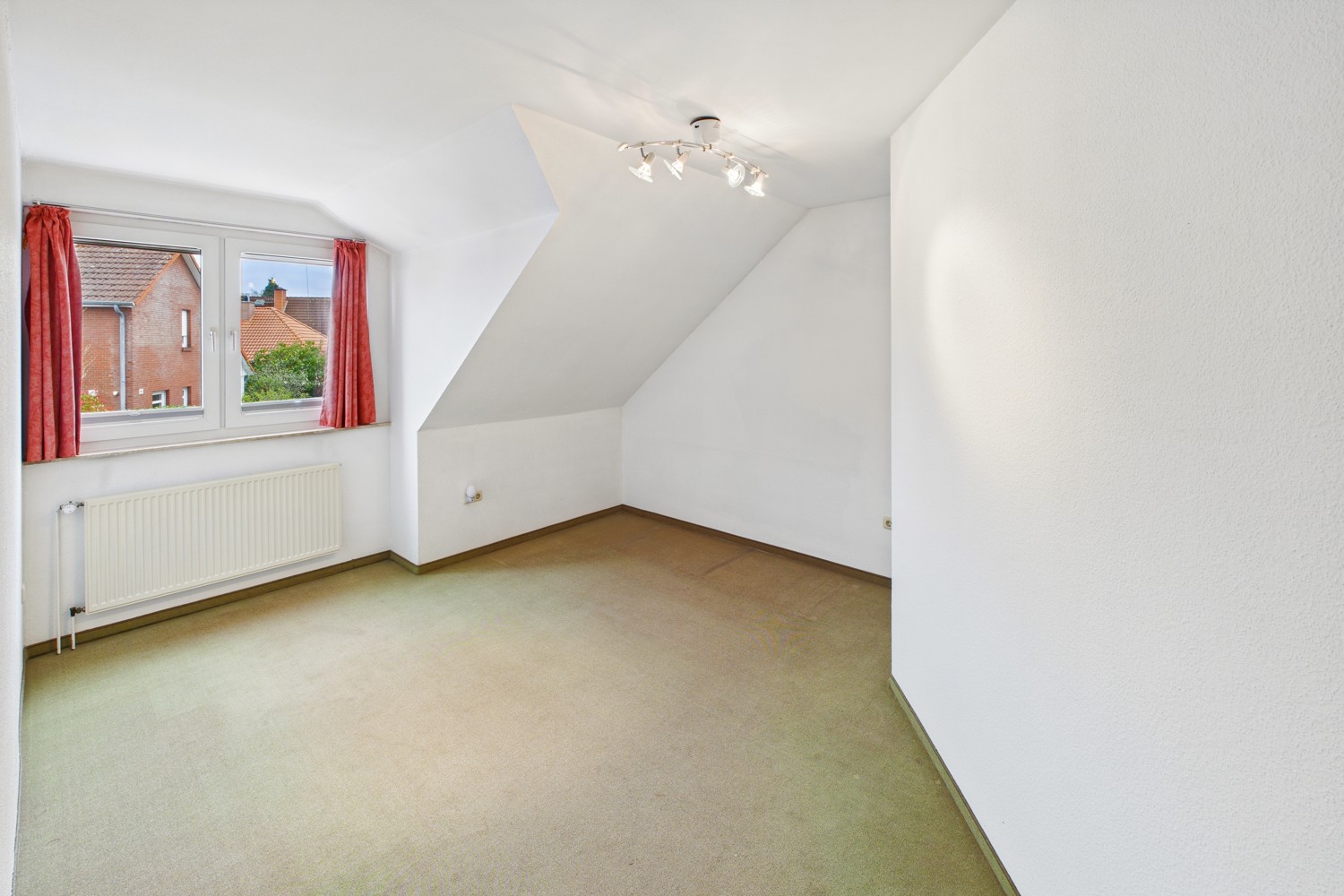 Zimmer 2 OG