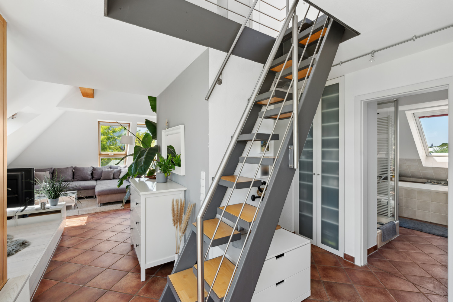 Flur und Treppe