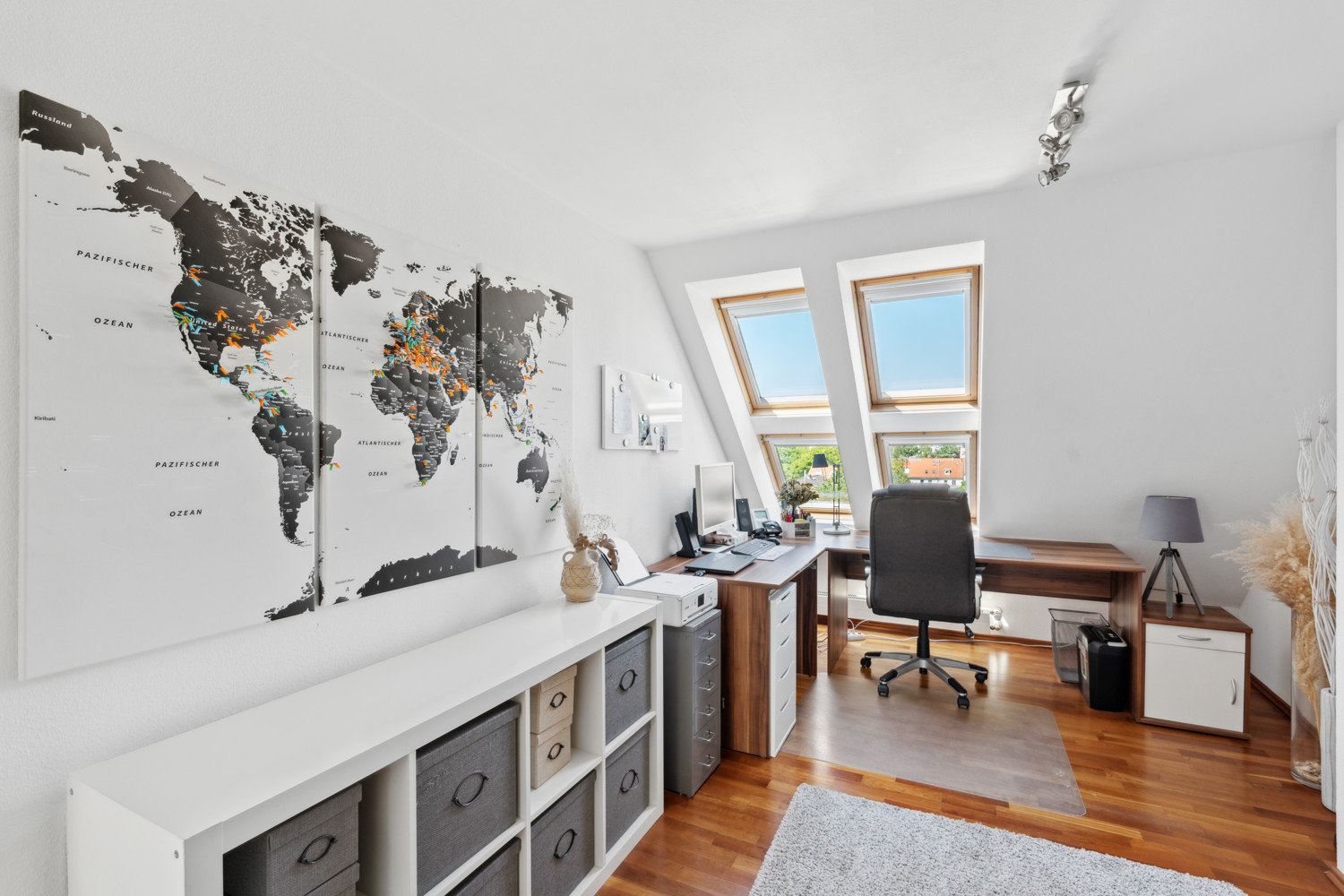 Büro unten
