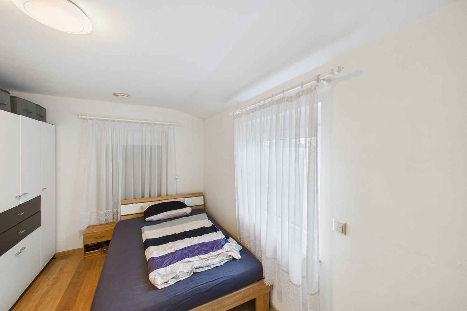 Schlafzimmer 1