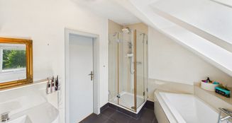 von_poll_real_estate_property_25076031_image_5