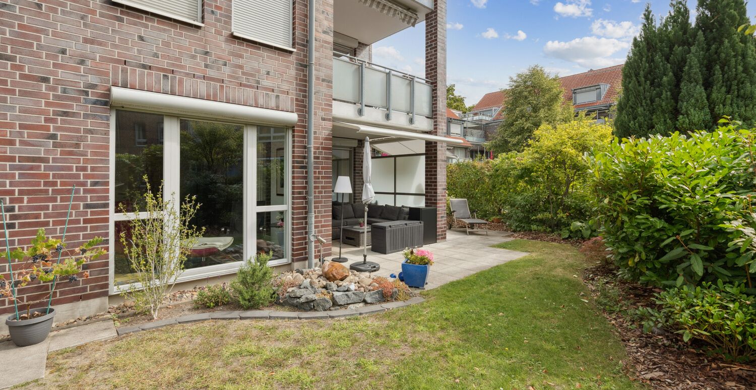 Terrasse mit Gartenanteil