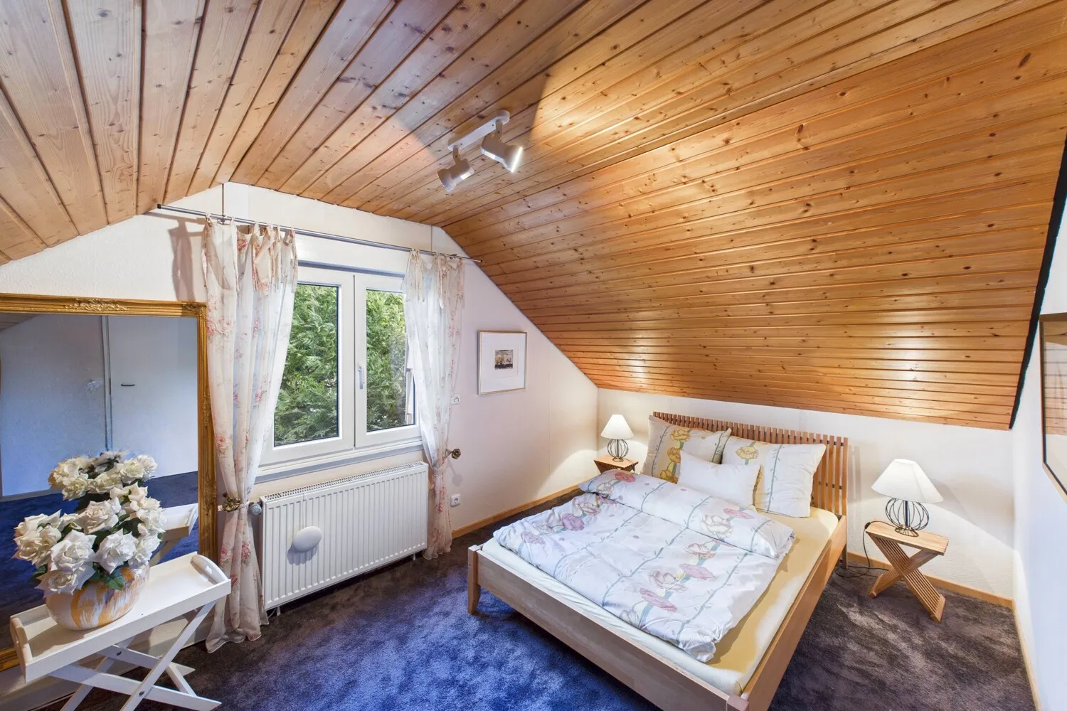 Schlafzimmer III