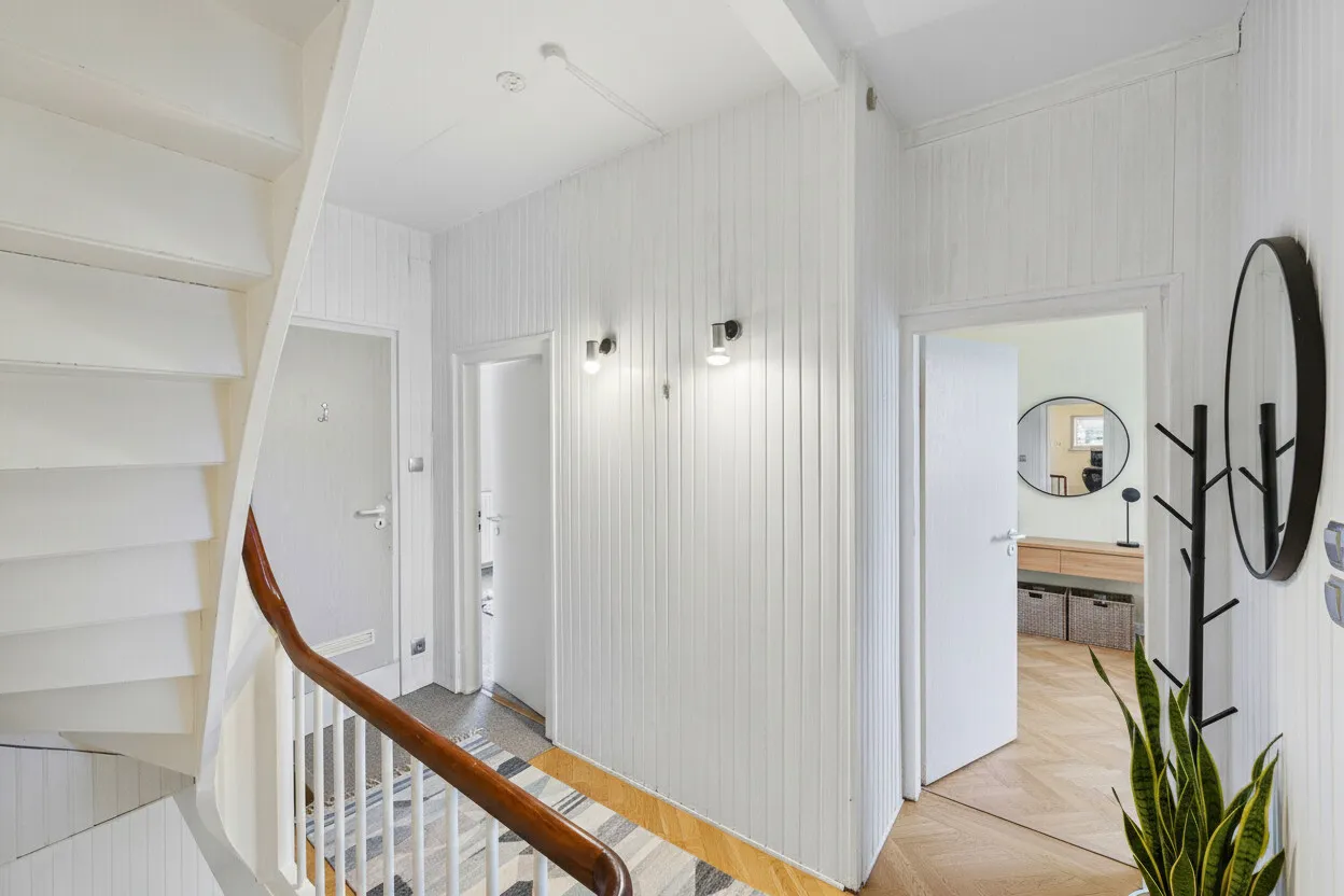 Beispiel Visualisiert KI: Flur OG