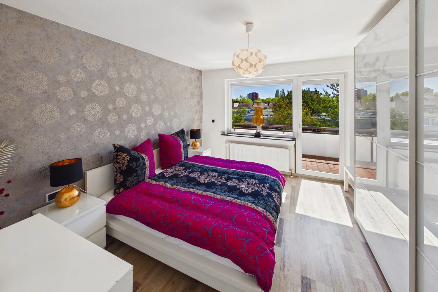 Schlafzimmer 1