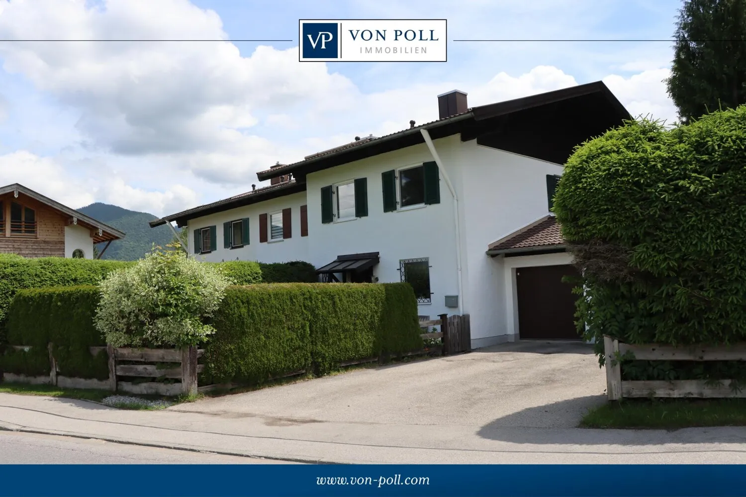 Hausansicht und Garage