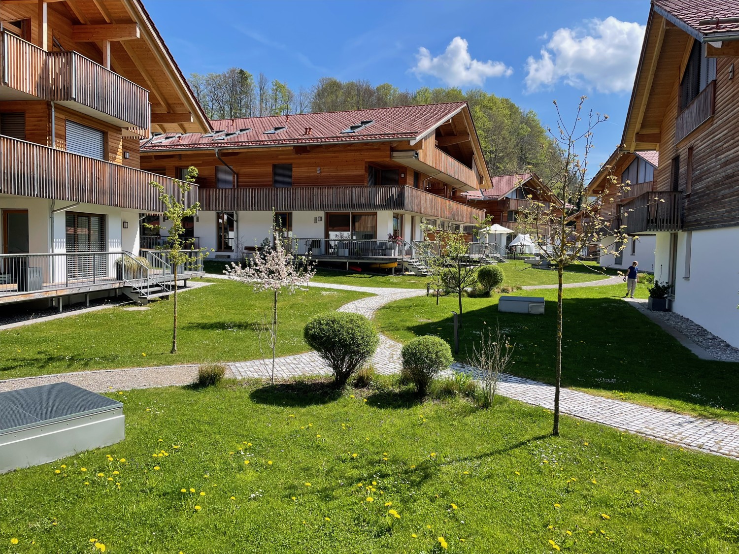 Innenhof-parkähnlich gestaltet