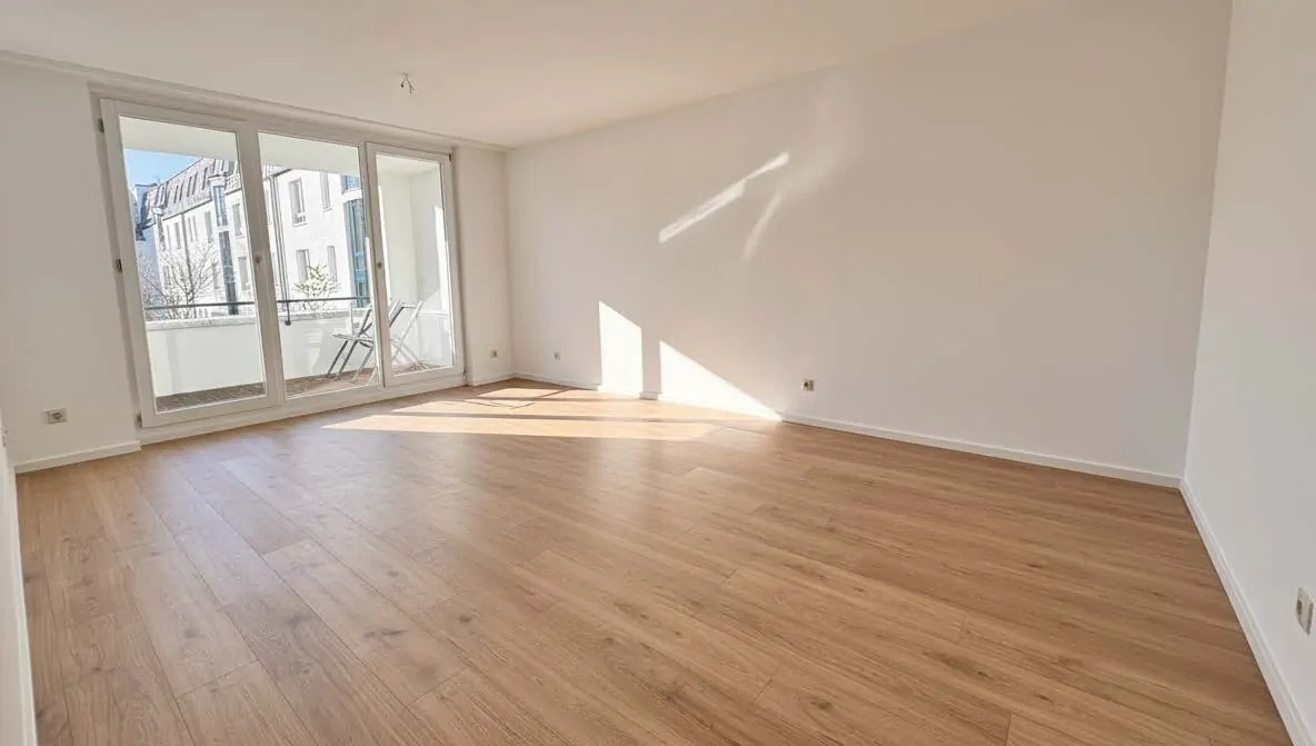 Wohnbereich mit Balkonzugang