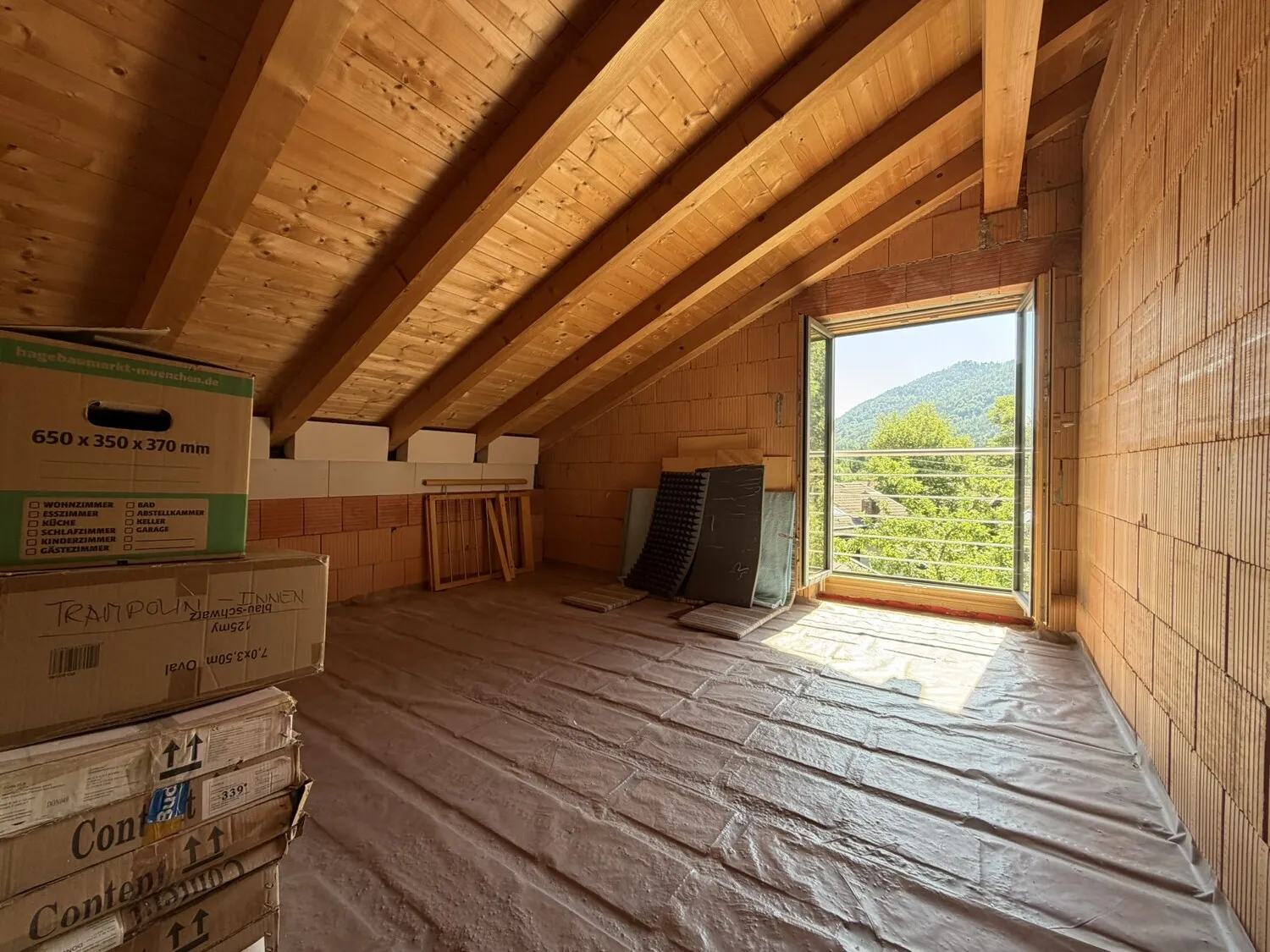 Schlafzimmer Dachgeschoss-Ist Zustand
