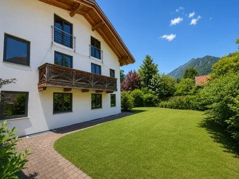 Blick in den Garten und Berge