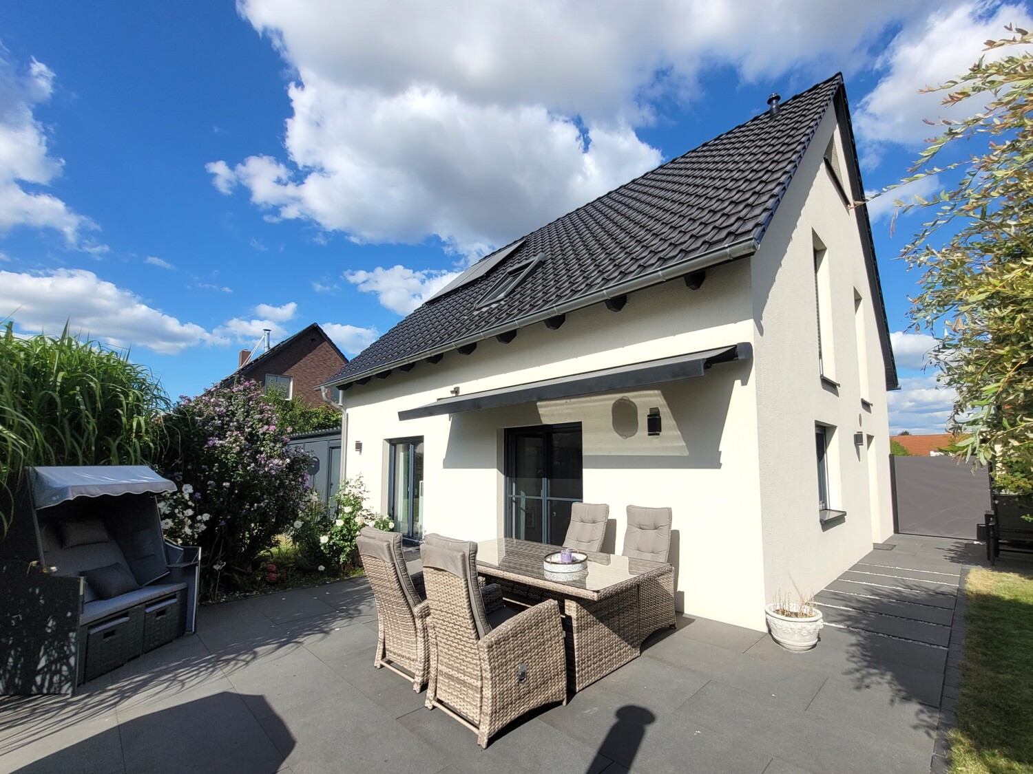 Baujahr 2016 - Charmantes Einfamilienhaus in ruhiger und zentraler Lage