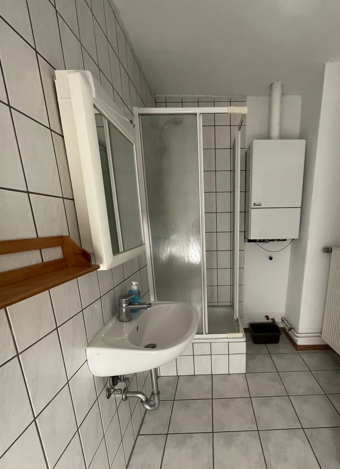 Badezimmer DG links