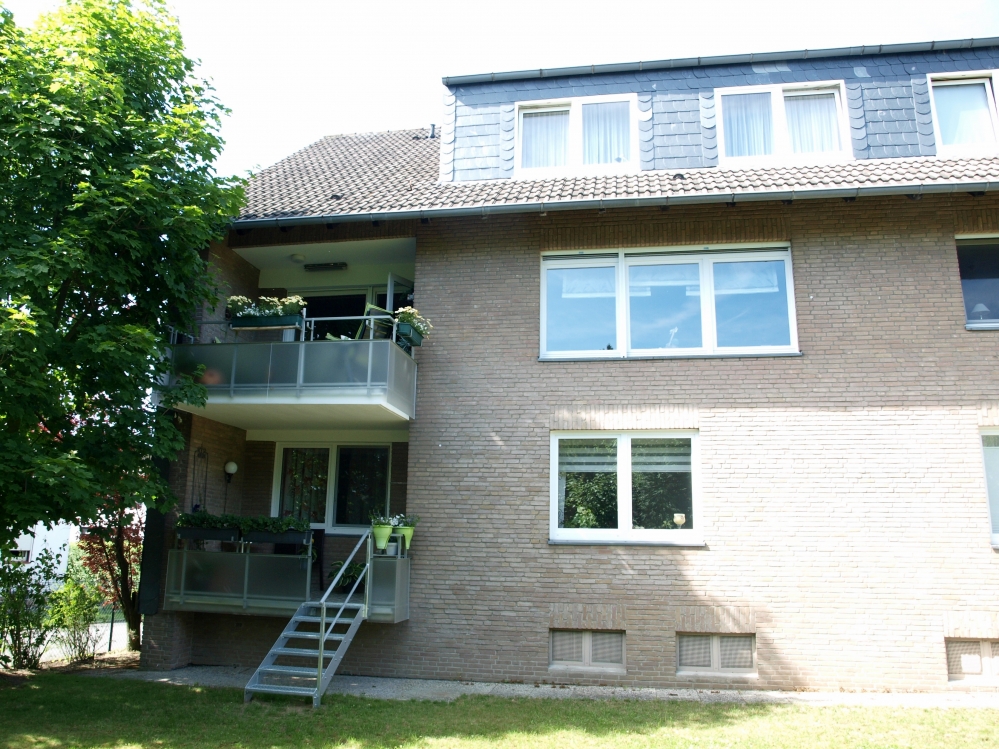 Großzügige Mietwohnung mit Balkon und Garage