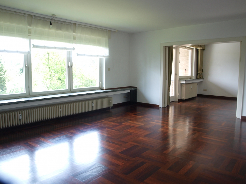 Großzügige Mietwohnung mit Balkon und Garage