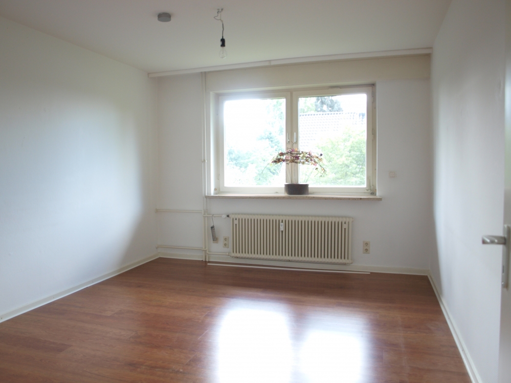 Großzügige Mietwohnung mit Balkon und Garage