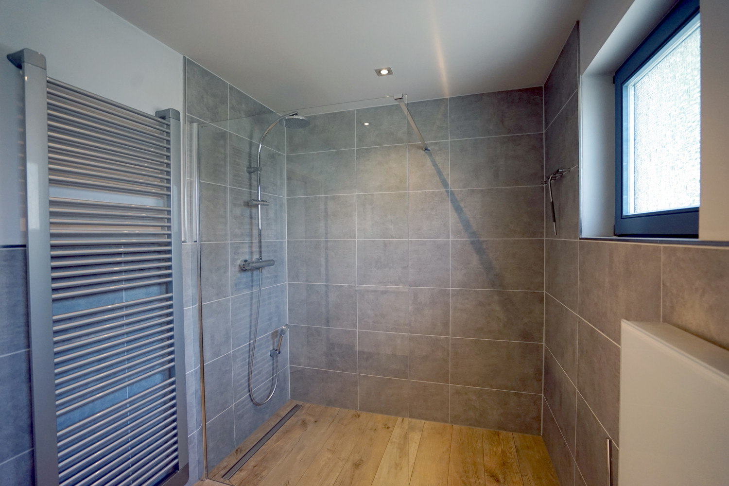 Dusche im Erdgeschoss
