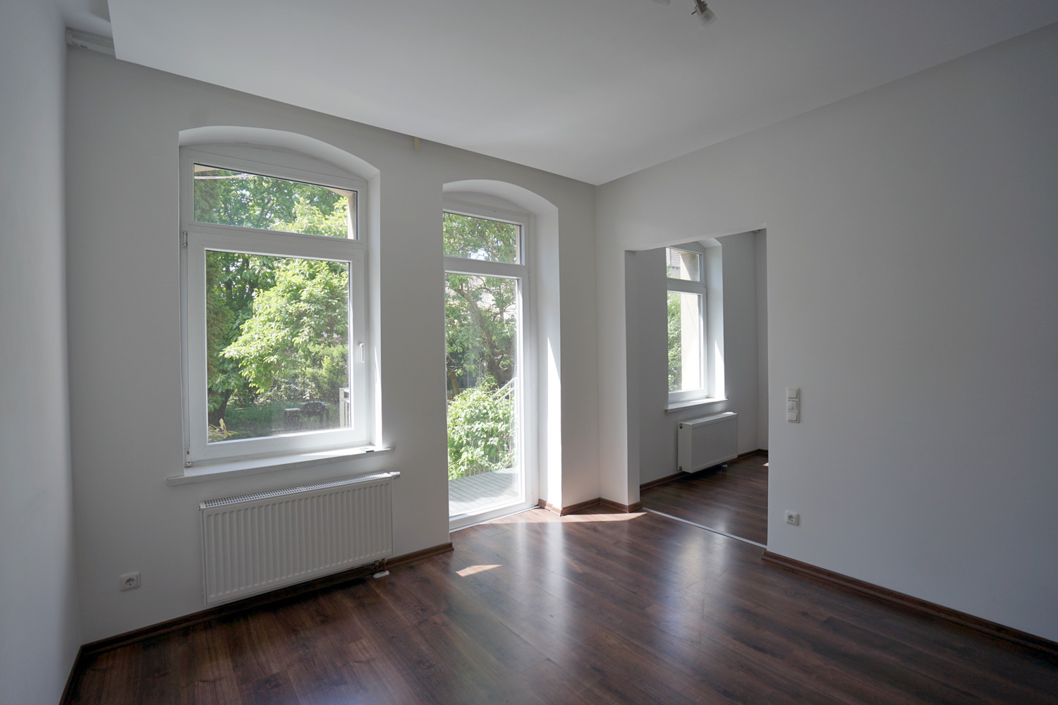 Wohnbereich mit Zugang zum Garten