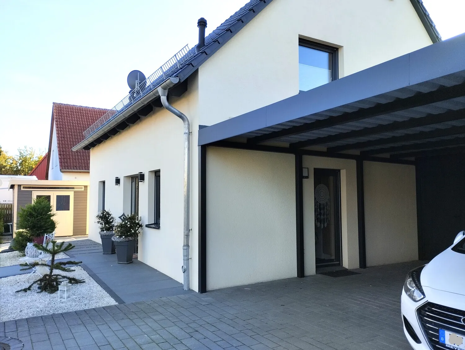 Eingang, Doppelcarport