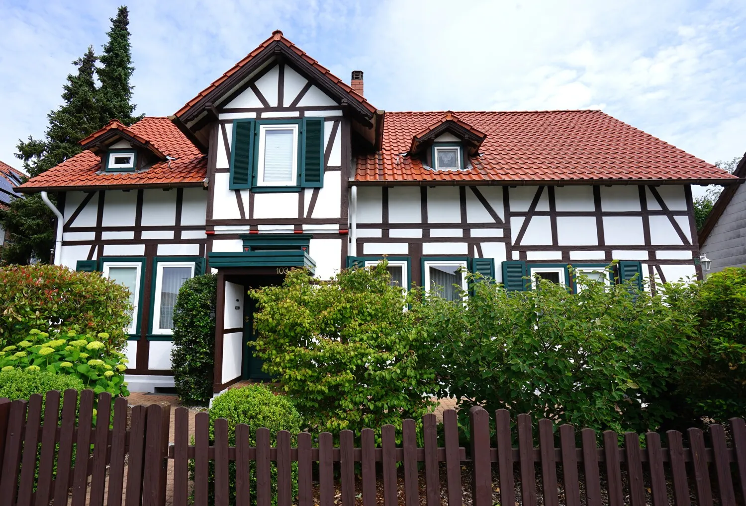 Straßenansicht