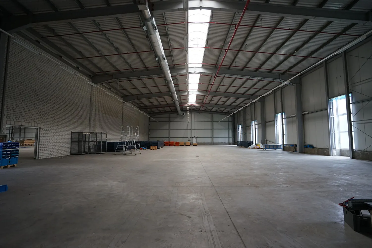 Großzügiges und Modernes Industriegrundstück mit Büro-, Produktions- und Lagerhallen direkt an der A2