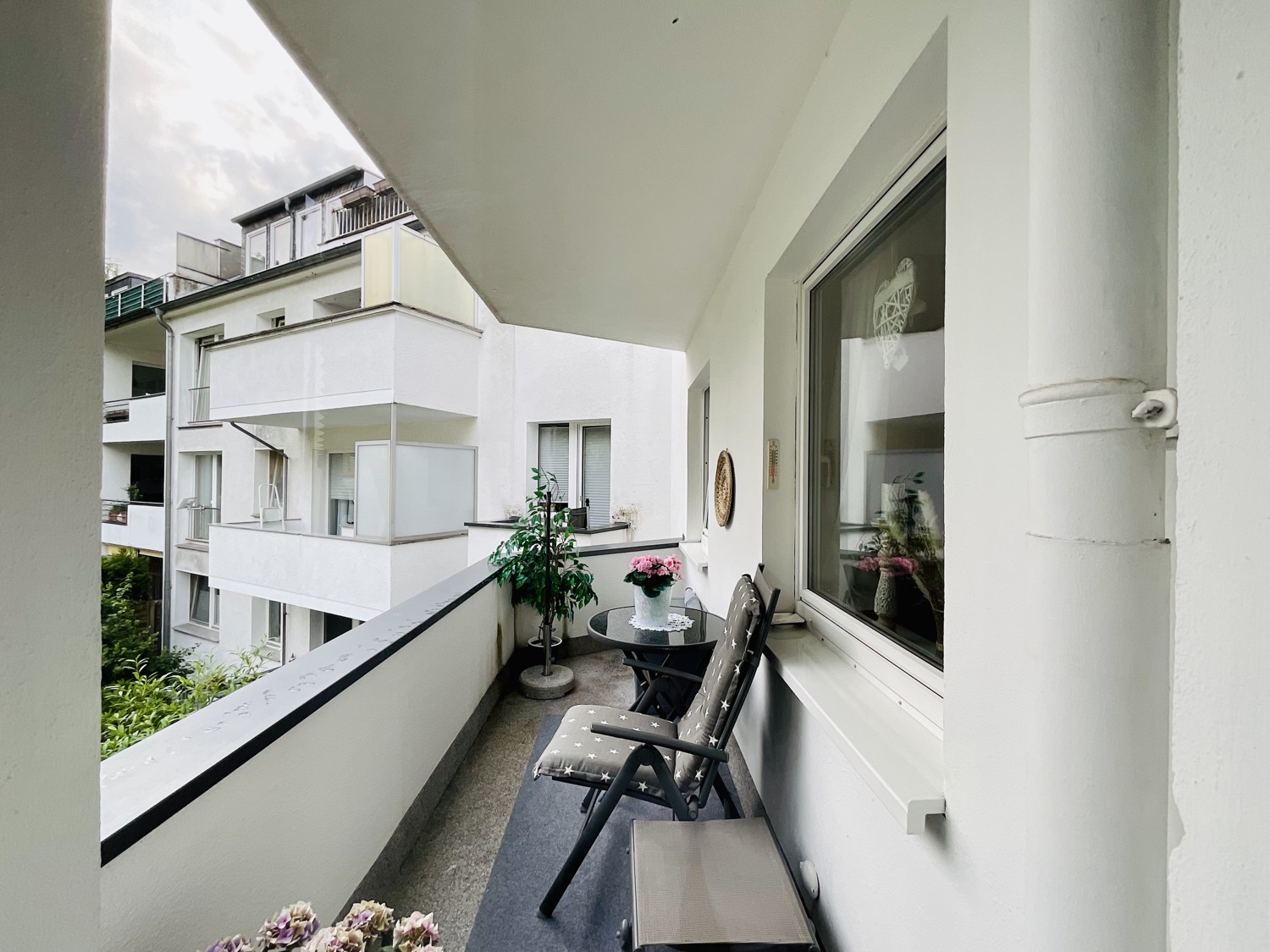 1. OG links: Balkon