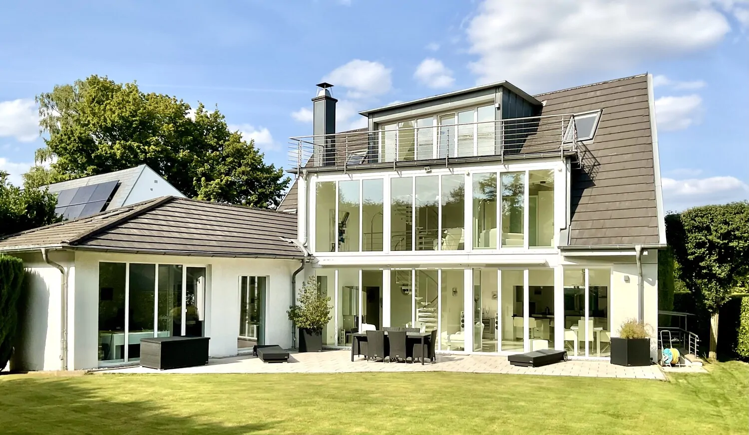 **Exklusive Villa in Mülheimer Bestlage**