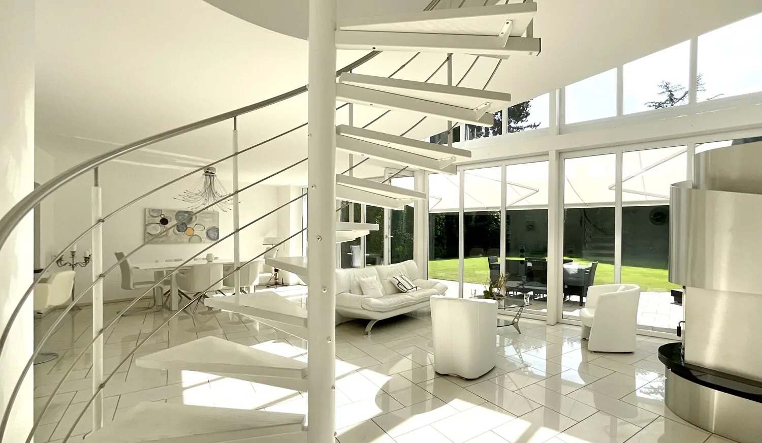 Treppe ins Obergeschoss