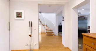 von_poll_real_estate_property_26088001_image_2