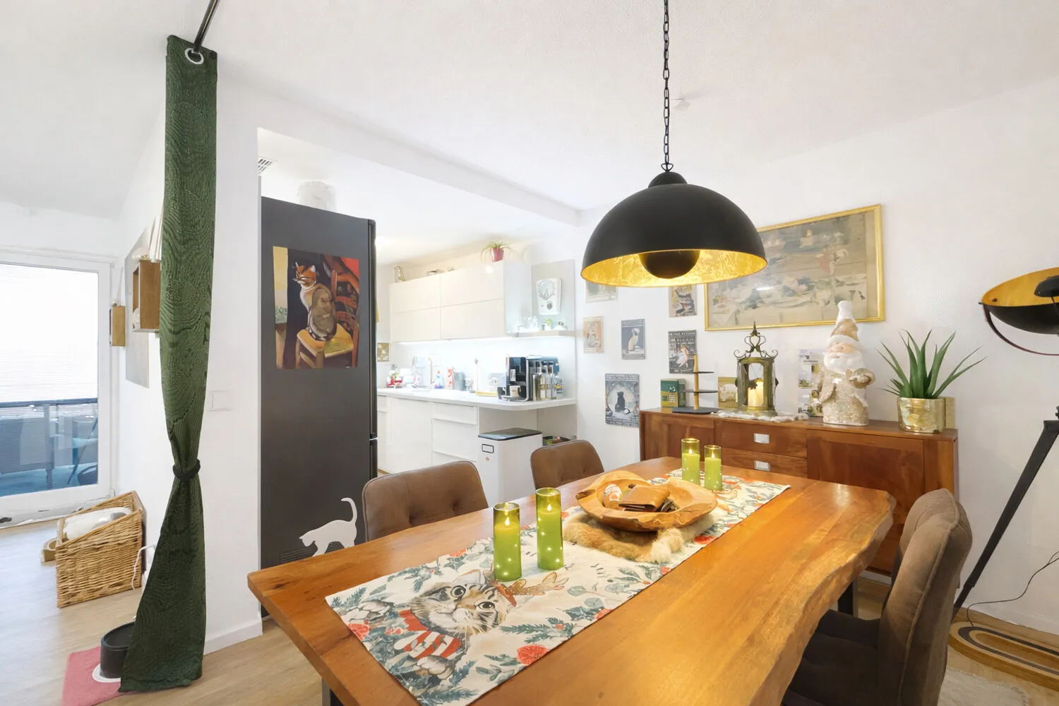 Zwei modernisierte Etagenwohnungen mit Balkon und Rendite in ruhiger Lage