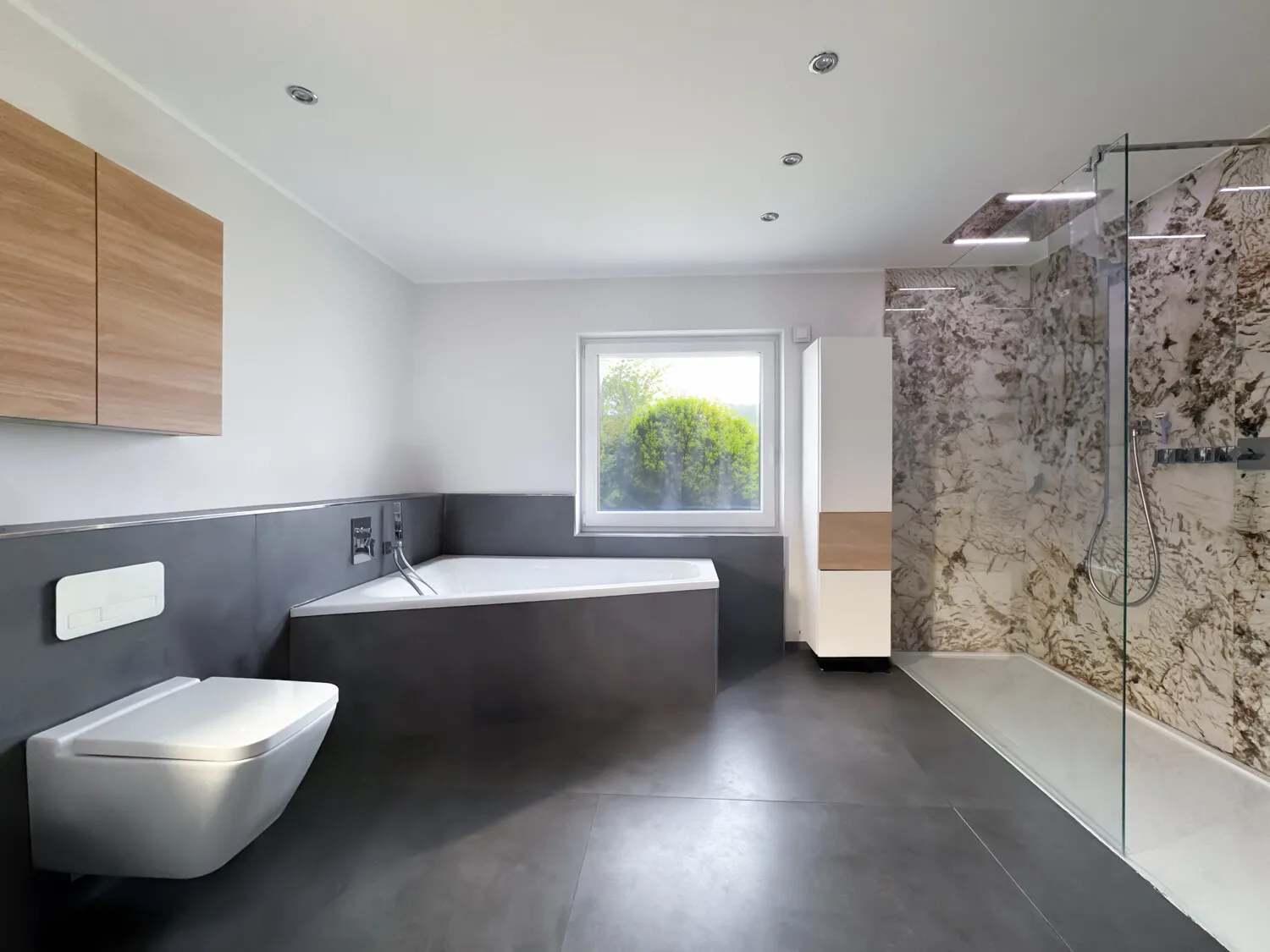 Lichtdurchflutete Villa mit Garten, Poolhaus und exklusivem Wohngefühl