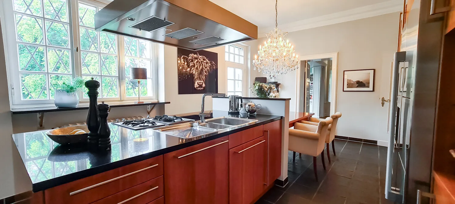 Kernsanierte Altbauvilla mit Parkgrundstück sucht neuen Liebhaber