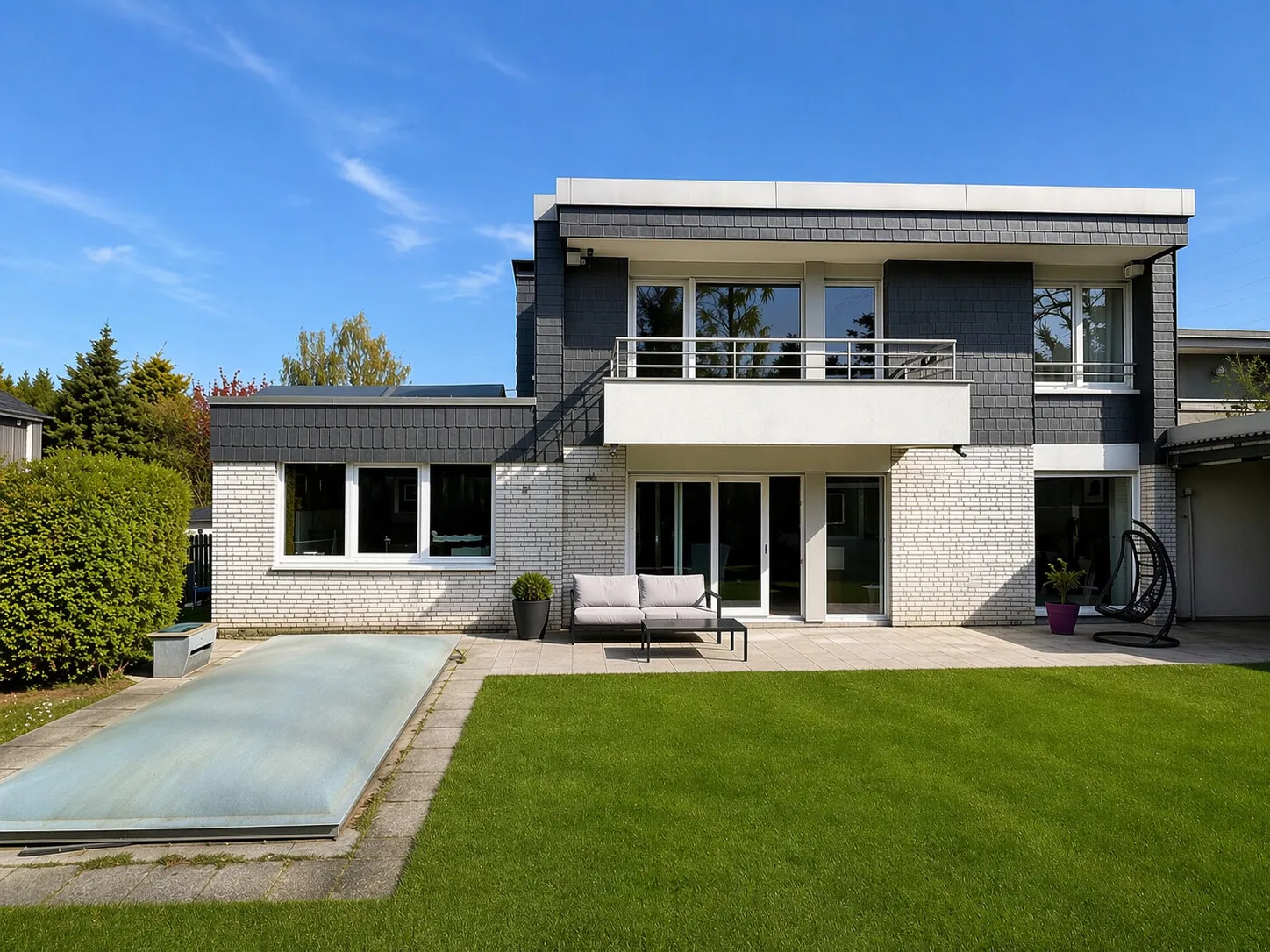Modernisiertes Einfamilienhaus in Top-Lage von Broich
