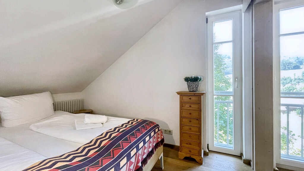 Schlafzimmer 1