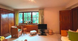 von_poll_real_estate_property_24062022_image_10
