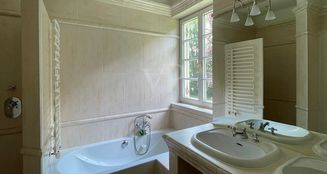 von_poll_real_estate_property_24062013_image_15