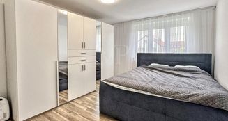 von_poll_real_estate_property_25062002_image_5