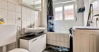 von_poll_real_estate_property_25062002_image_2