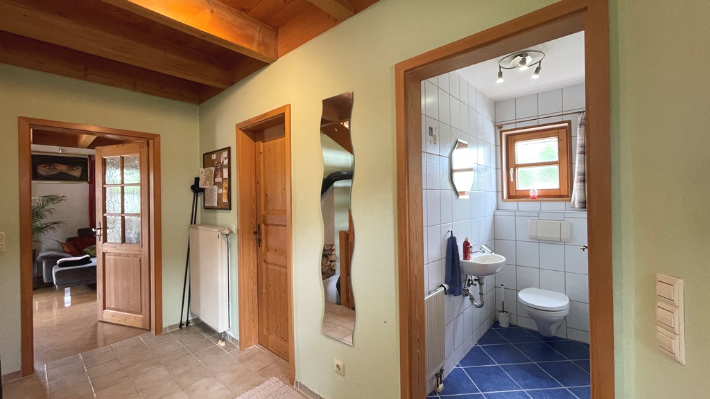 Flur und Gäste WC