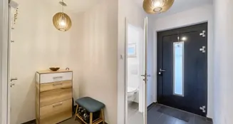 von_poll_real_estate_property_25062022_image_1