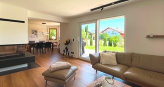 von_poll_real_estate_property_25062016_image_2
