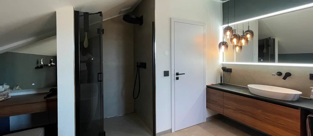 Weiterer Blickwinklel ins Wellnessbad