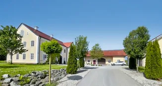 von_poll_real_estate_property_25062017_image_0