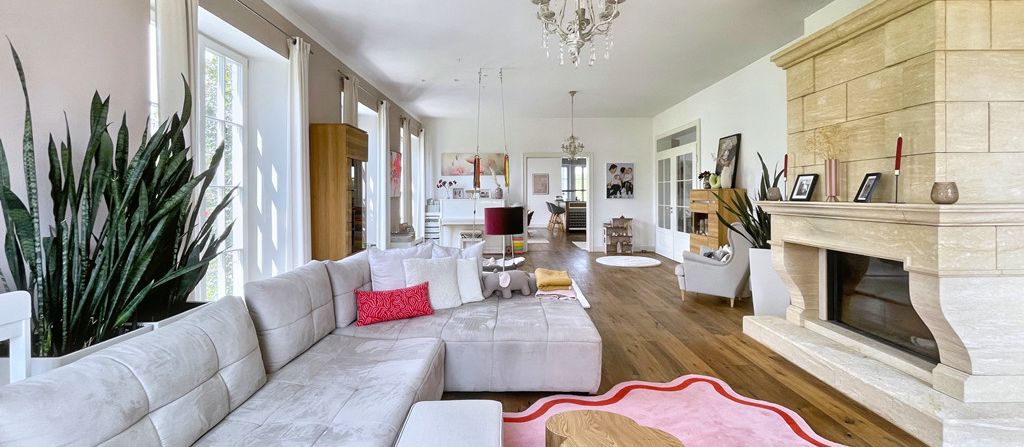 großes Wohnzimmer