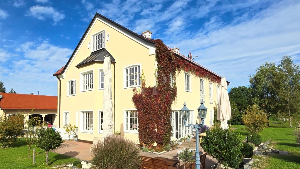 Blick auf das Haupthaus