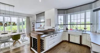 von_poll_real_estate_property_25062017_image_3