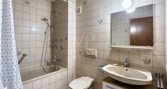 von_poll_real_estate_property_25062023_image_3