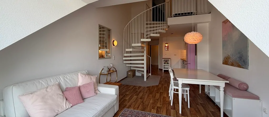 offener Wohn- und Essbereich