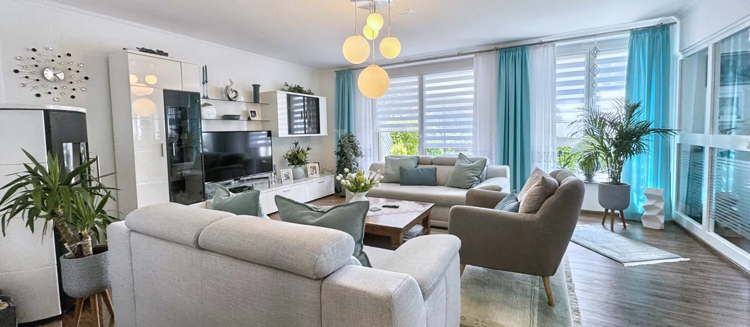 Wohnzimmer Ansicht zur Südseite